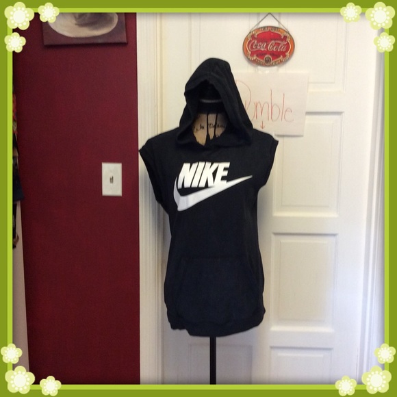 Nike Tops - 🦉Nike washed black sleeveless hoodie🦉